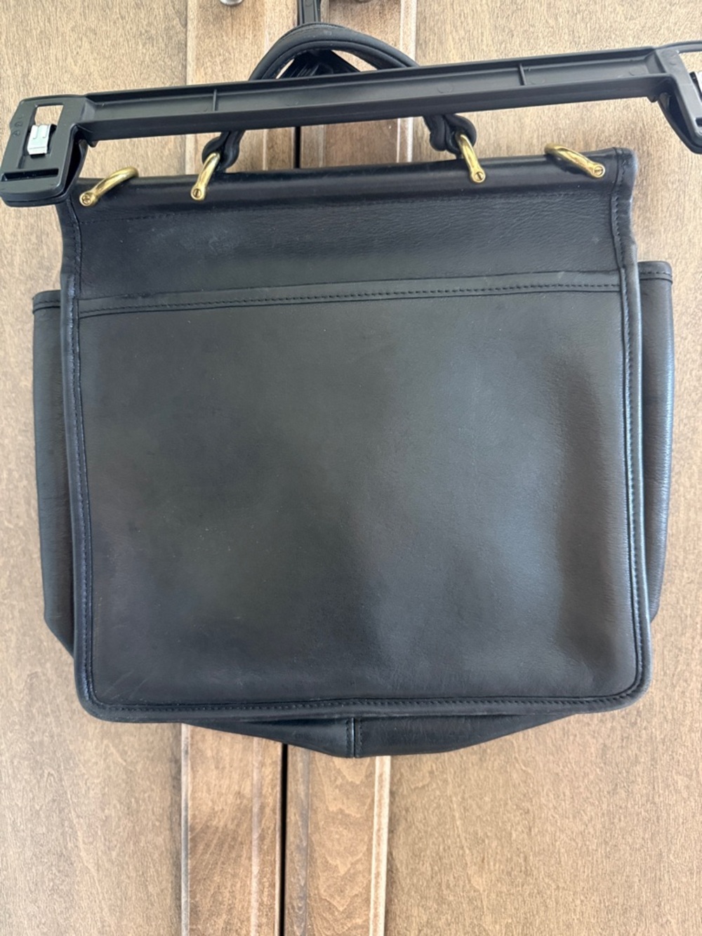 Coach Authentic Vintage Willis Bag. Black Leather. Brass Hardware. - Picture 4 of 14